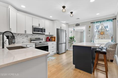 24 Calle De Elvira Freehold NJ 07728