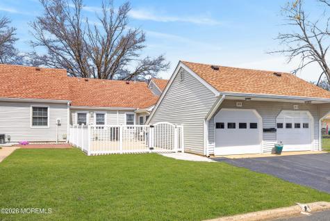 24 Calle De Elvira Freehold NJ 07728