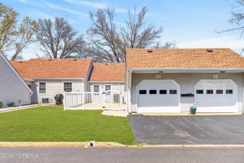 24 Calle De Elvira Freehold NJ 07728