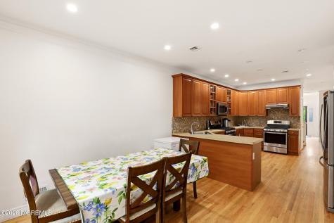 27 Windermere Street Lakewood NJ 08701