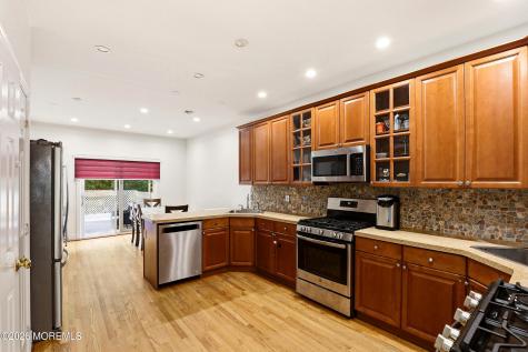 27 Windermere Street Lakewood NJ 08701