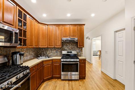 27 Windermere Street Lakewood NJ 08701