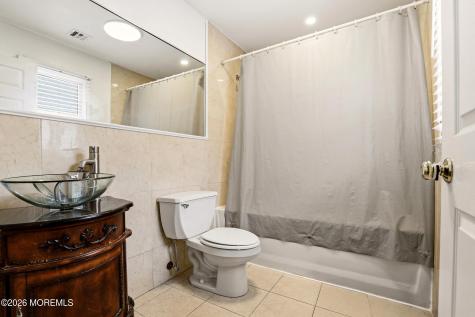 27 Windermere Street Lakewood NJ 08701