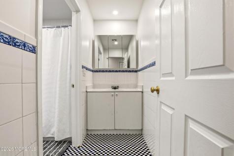 27 Windermere Street Lakewood NJ 08701