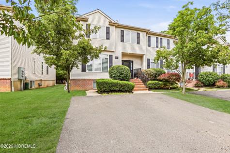 27 Windermere Street Lakewood NJ 08701