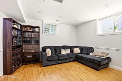 27 Windermere Street Lakewood NJ 08701
