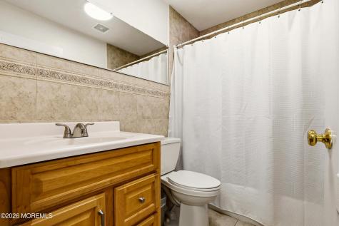 27 Windermere Street Lakewood NJ 08701