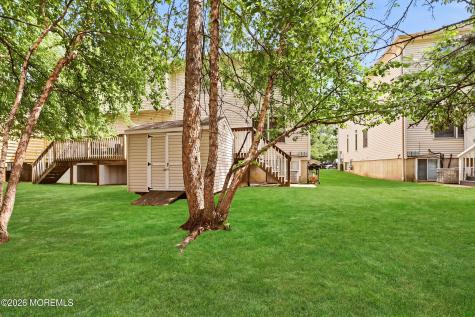 27 Windermere Street Lakewood NJ 08701