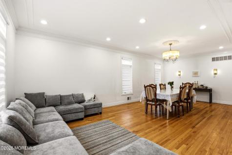 27 Windermere Street Lakewood NJ 08701