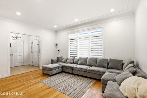 27 Windermere Street Lakewood NJ 08701