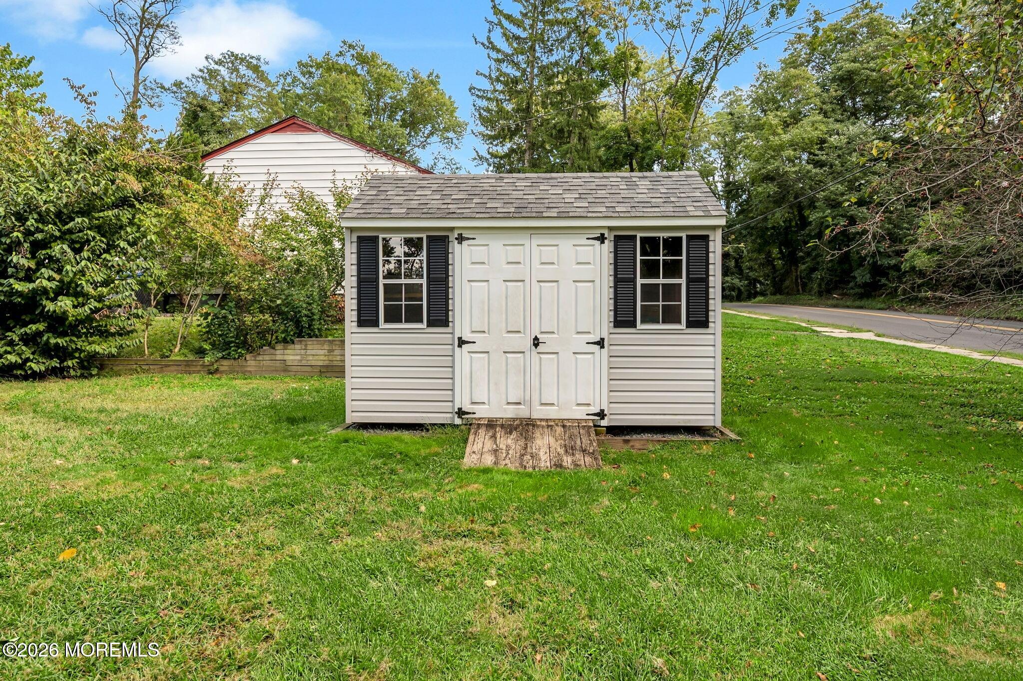 709 Park Avenue Middletown NJ 07748