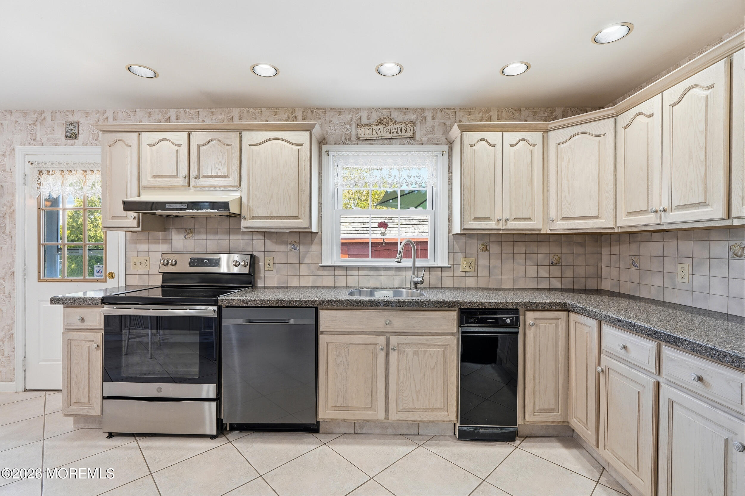 1903 Holbrook Street Oakhurst NJ 07755