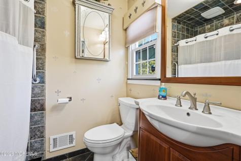 1903 Holbrook Street Oakhurst NJ 07755