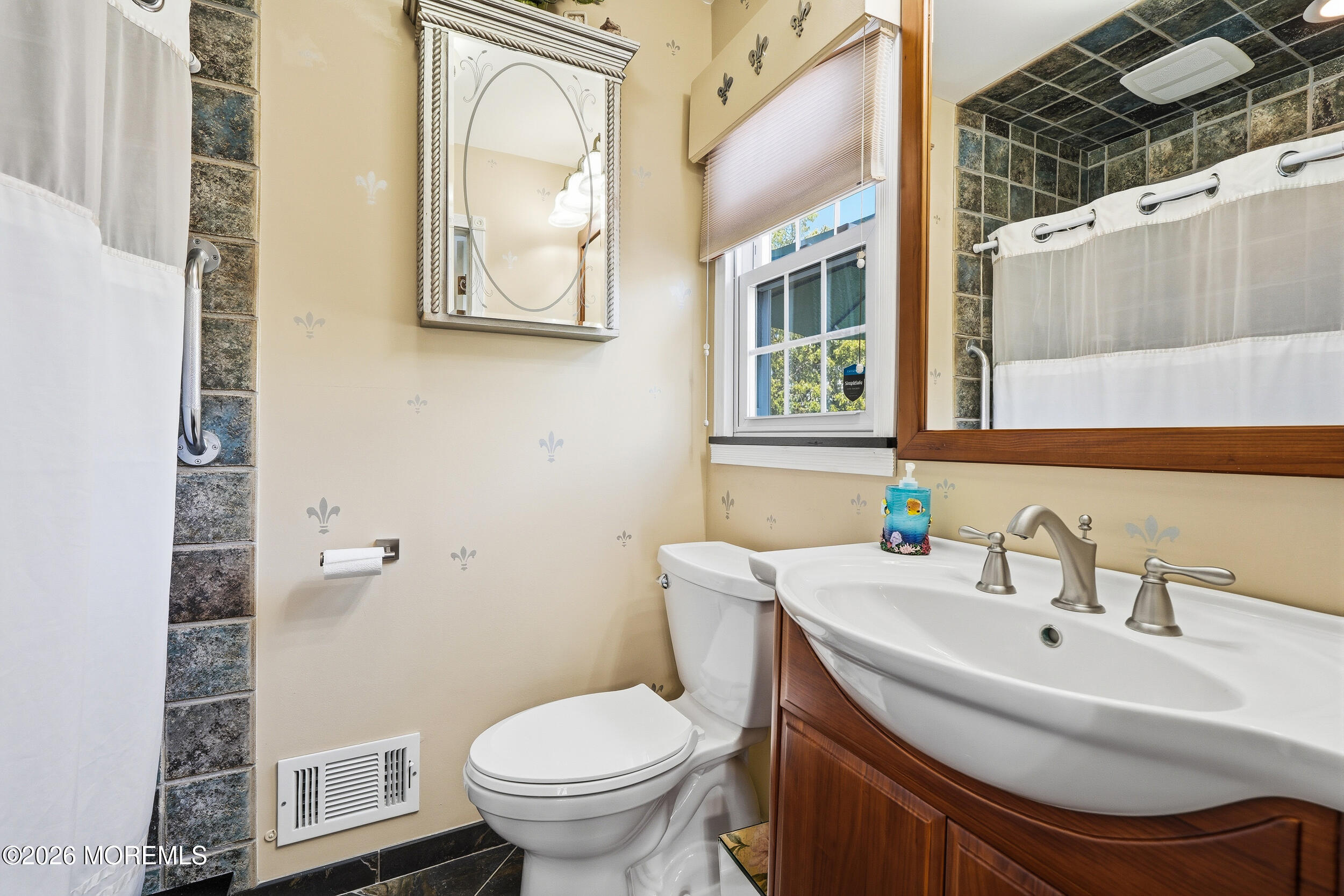 1903 Holbrook Street Oakhurst NJ 07755