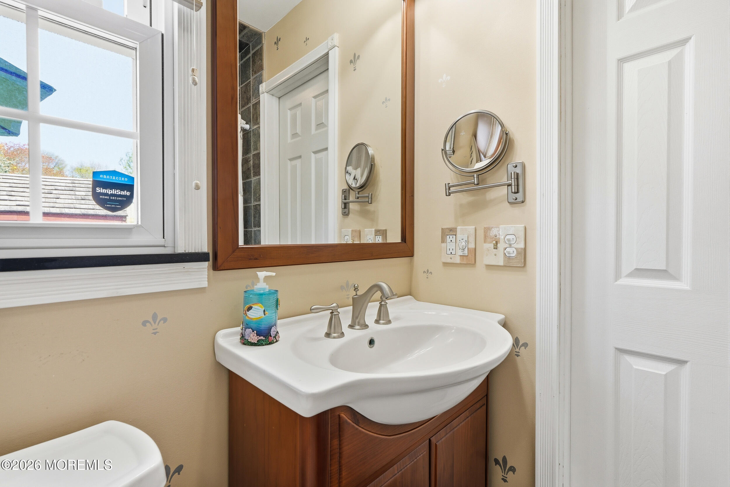 1903 Holbrook Street Oakhurst NJ 07755