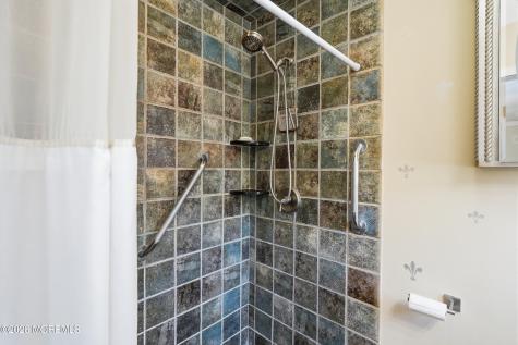1903 Holbrook Street Oakhurst NJ 07755