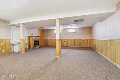 1903 Holbrook Street Oakhurst NJ 07755