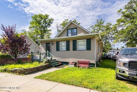 33 Oakwood Place Keansburg NJ 07734