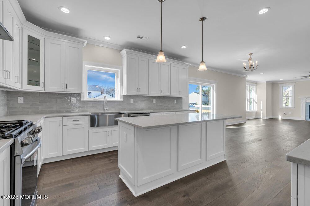 6 Potters Court Bayville NJ 08721