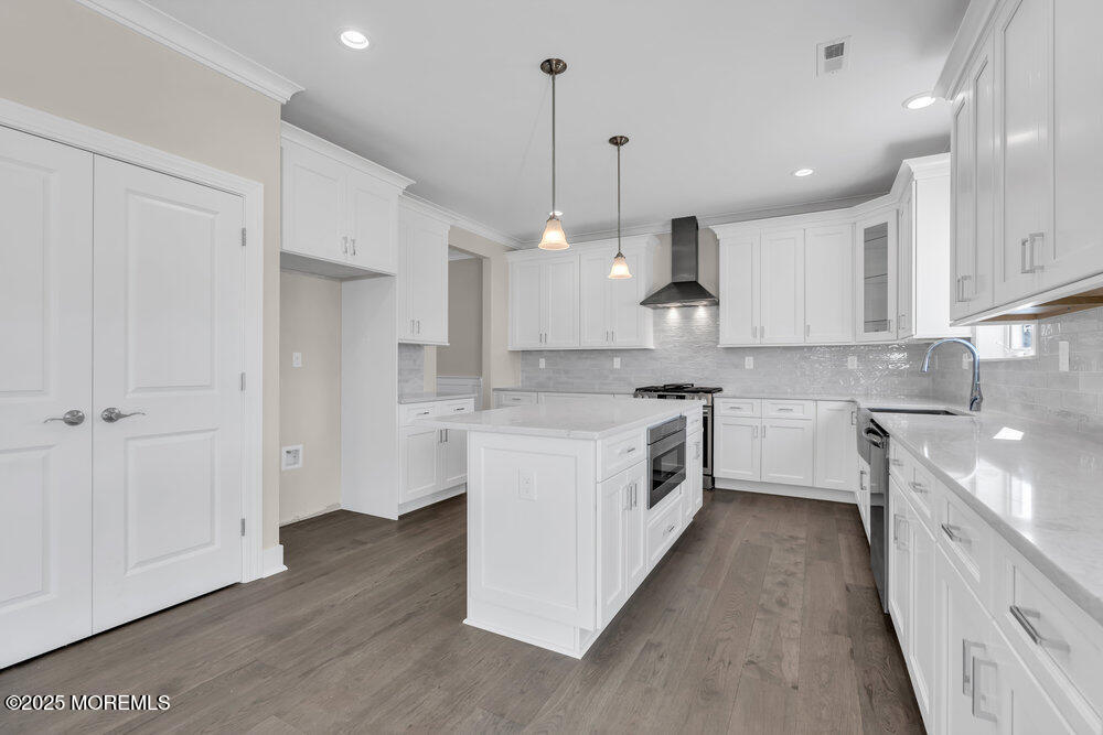 6 Potters Court Bayville NJ 08721