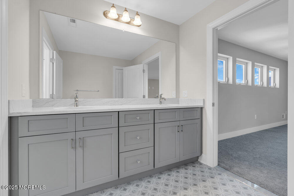 6 Potters Court Bayville NJ 08721