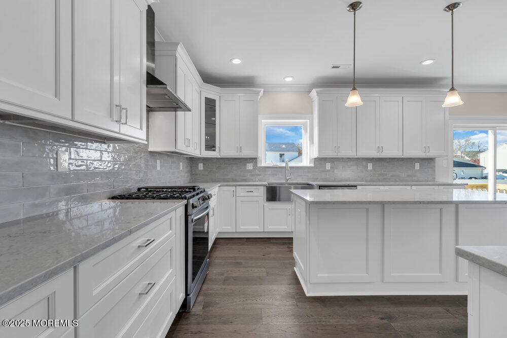 6 Potters Court Bayville NJ 08721