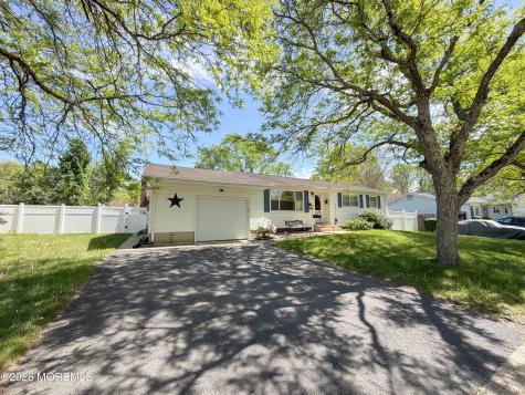 35 Drexel Drive Jackson NJ 08527
