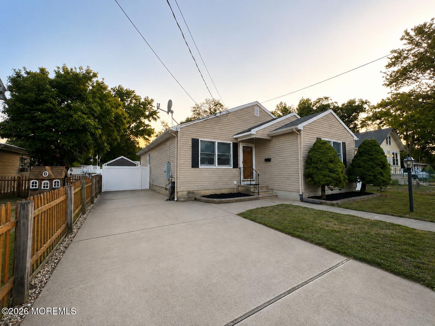 141 Morningside Avenue North Middletown NJ 07748