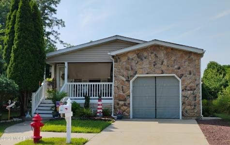 610 Walden Way Whiting NJ 08759