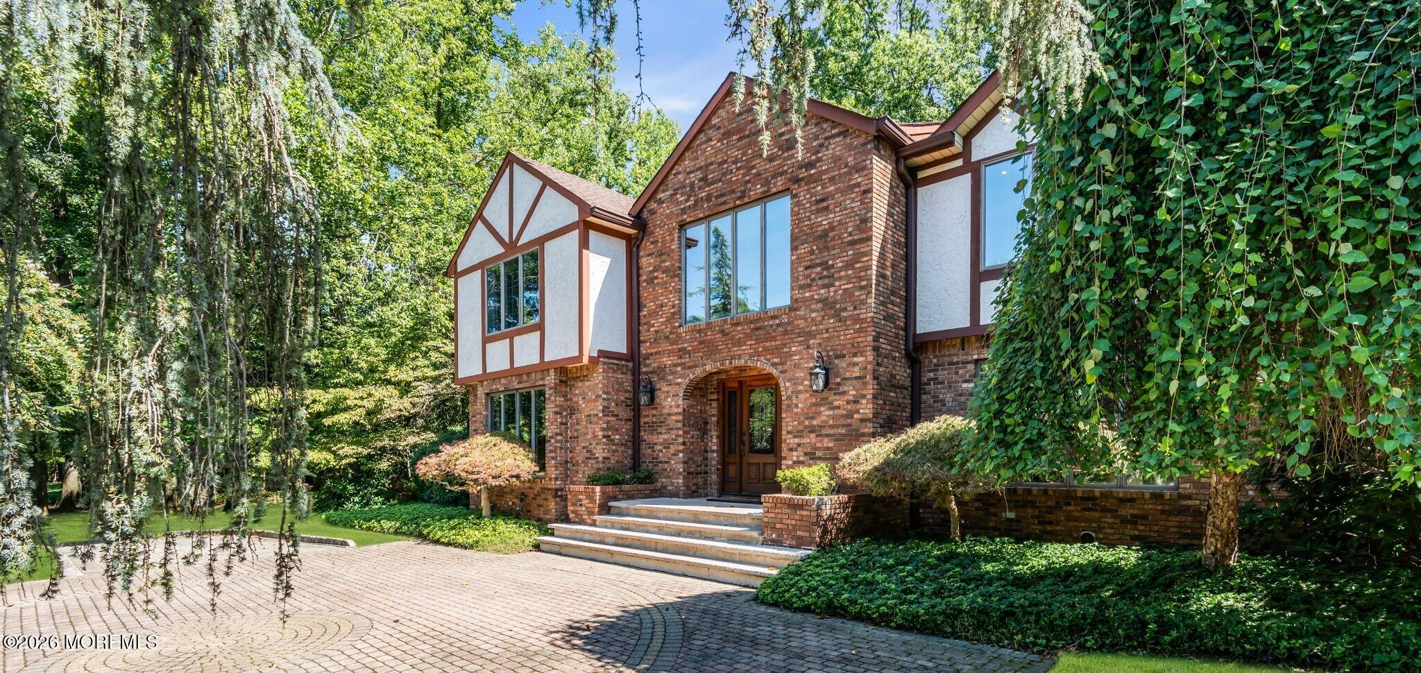 29 Red Coach Lane Holmdel NJ 07733
