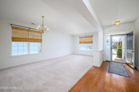 33 Cromwell Lane Jackson NJ 08527