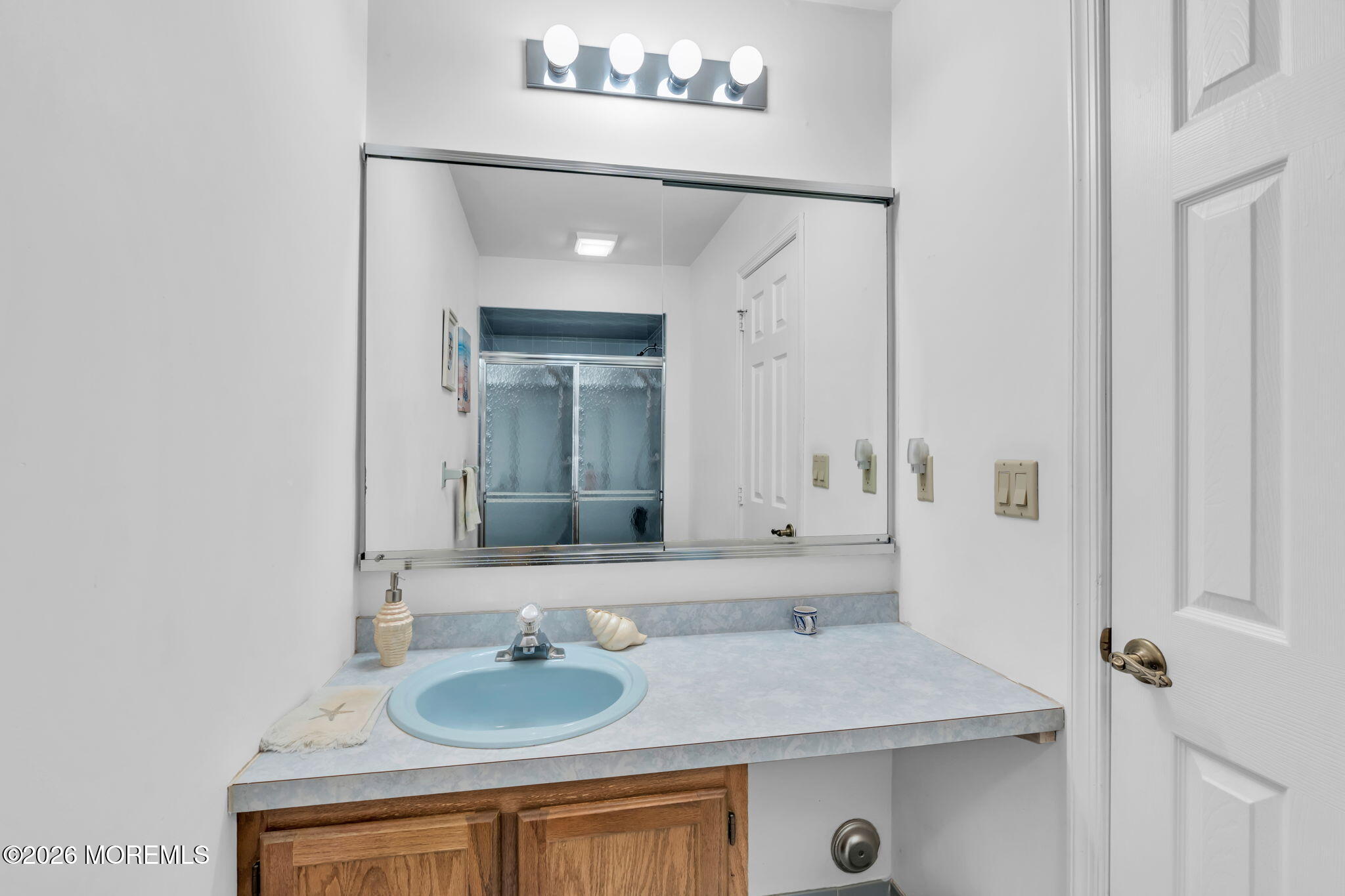 32 Nicole Court Lakewood NJ 08701