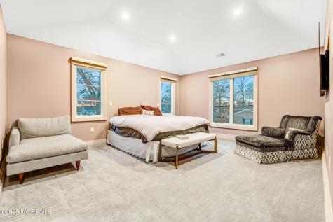 450 Wells Avenue Oakhurst NJ 07755