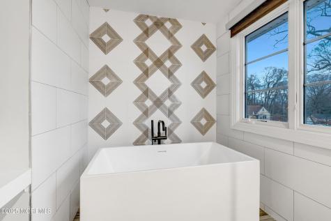 450 Wells Avenue Oakhurst NJ 07755