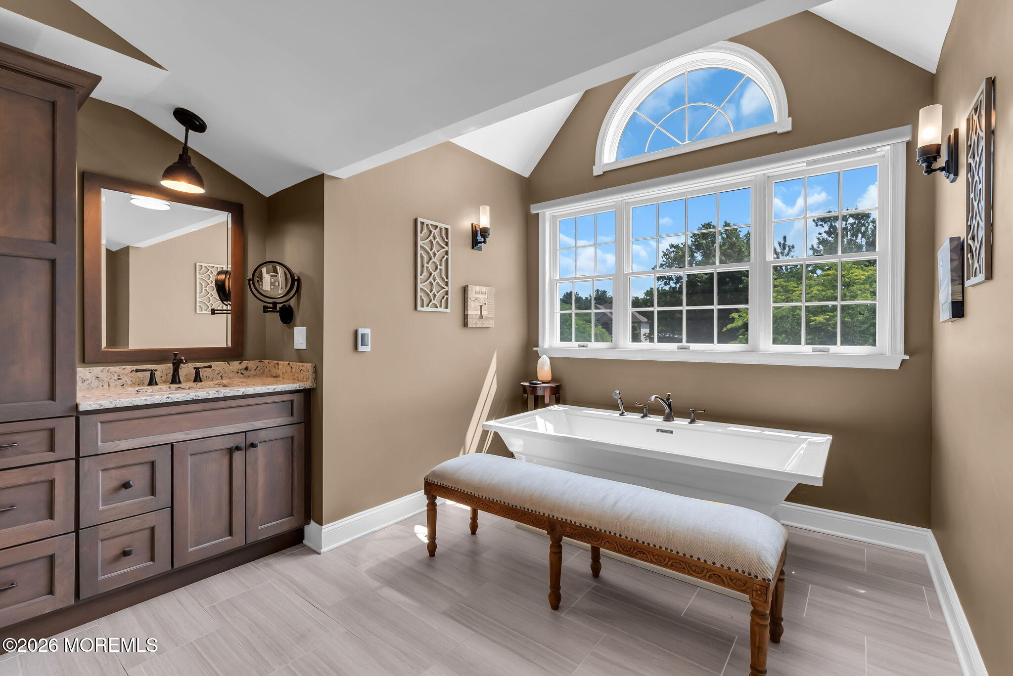 4 Saddlebrook Road Millstone NJ 08535