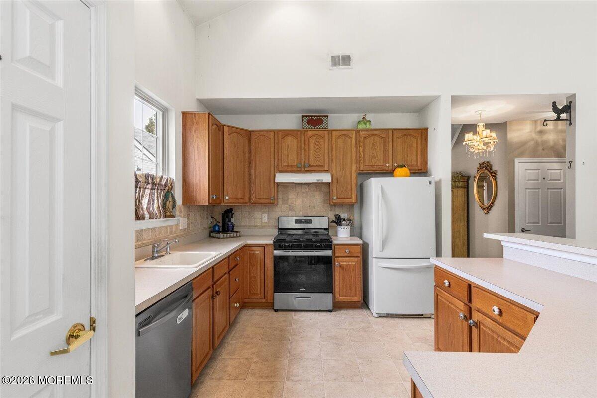 17 Seminole Court Jackson NJ 08527