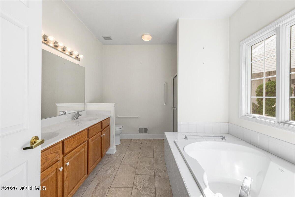 17 Seminole Court Jackson NJ 08527