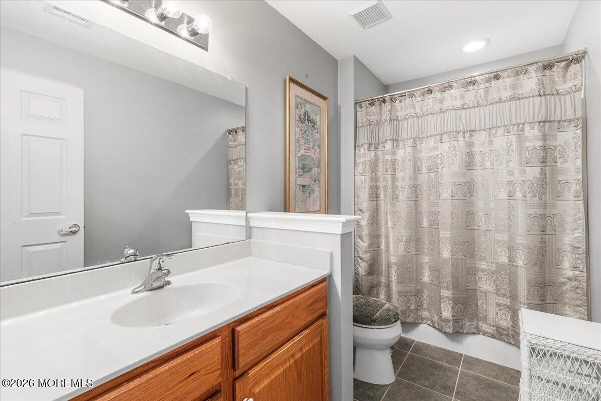 17 Seminole Court Jackson NJ 08527