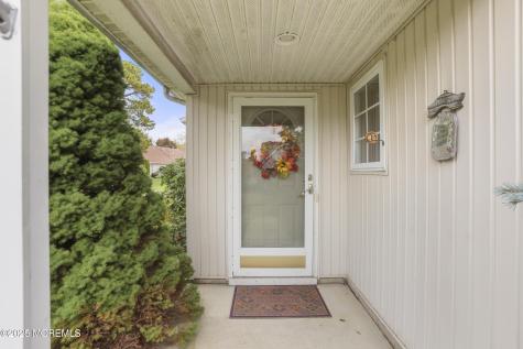 90 Skyline Drive Lakewood NJ 08701
