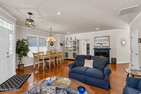 39 Silverside Road Lakewood NJ 08701