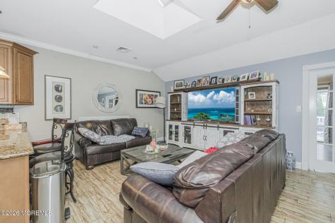 943 Jennifer Lane Manahawkin NJ 08050