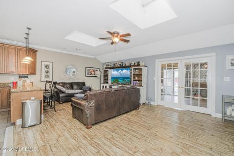 943 Jennifer Lane Manahawkin NJ 08050