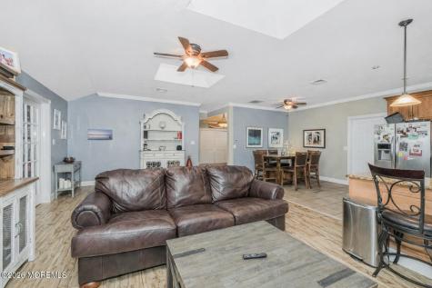 943 Jennifer Lane Manahawkin NJ 08050