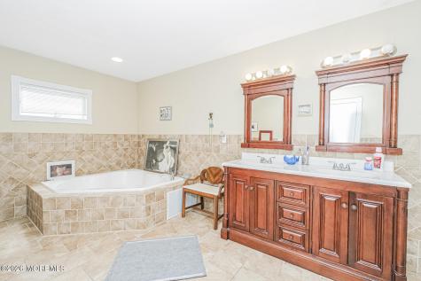 943 Jennifer Lane Manahawkin NJ 08050