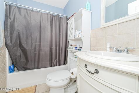 943 Jennifer Lane Manahawkin NJ 08050