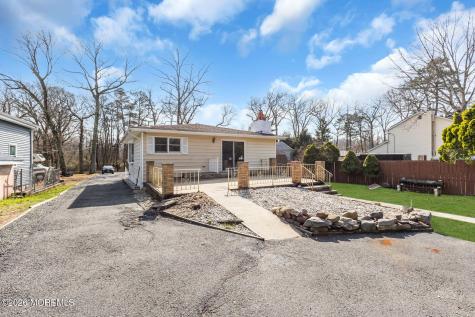 73 Maxim Road Howell NJ 07731