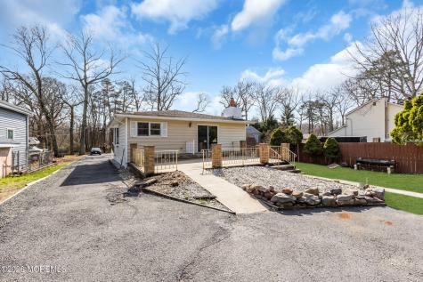 73 Maxim Road Howell NJ 07731