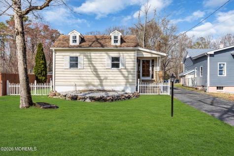 73 Maxim Road Howell NJ 07731