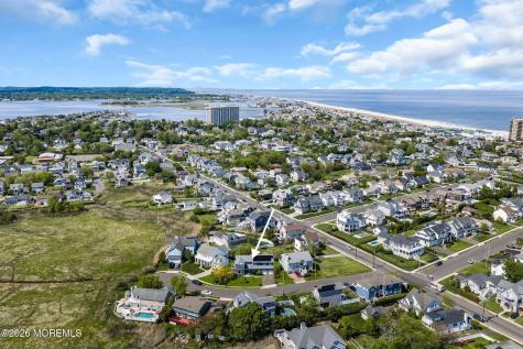 5 Drew Court Monmouth Beach NJ 07750