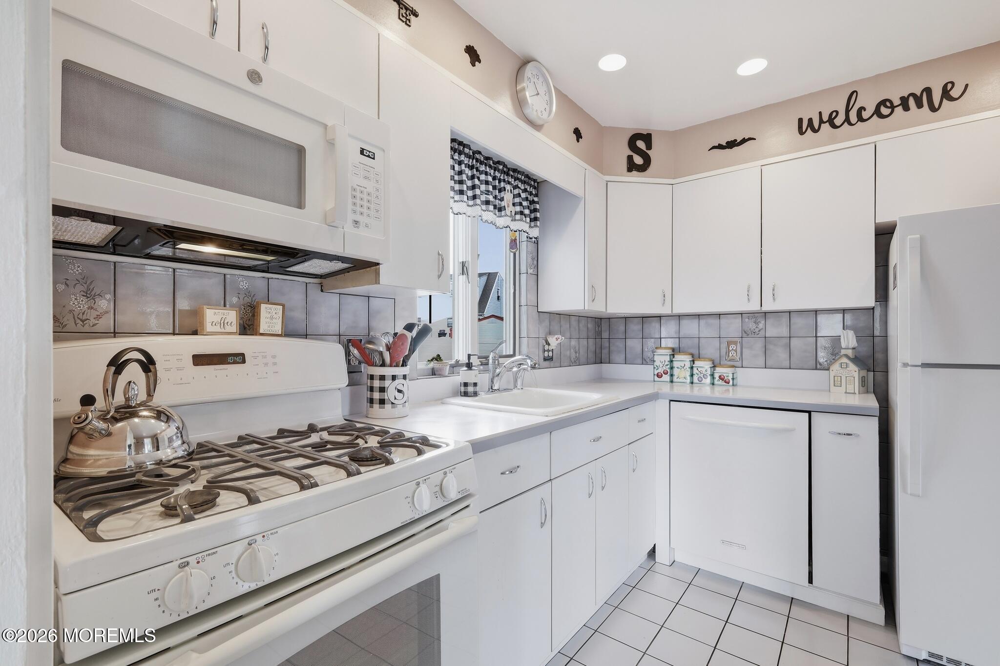 381 Carteret Avenue Carteret NJ 07008
